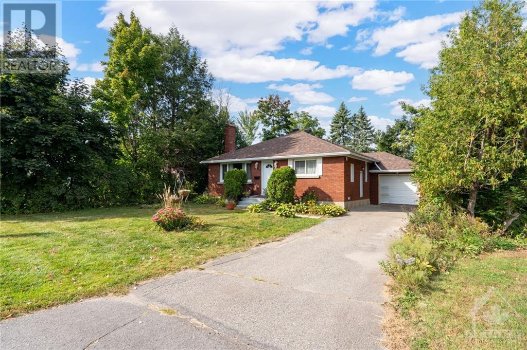 311 MOUNTBATTEN AVENUE, ottawa, Ontario