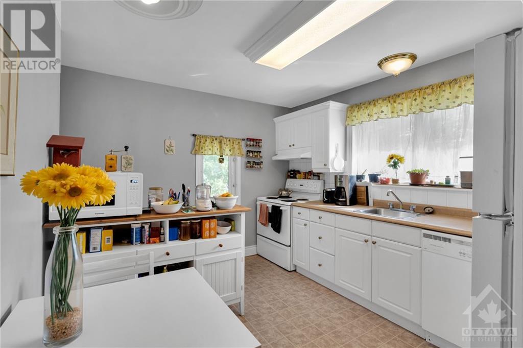 311 Mountbatten Avenue, Ottawa, Ontario  K1H 5N2 - Photo 8 - 1368501