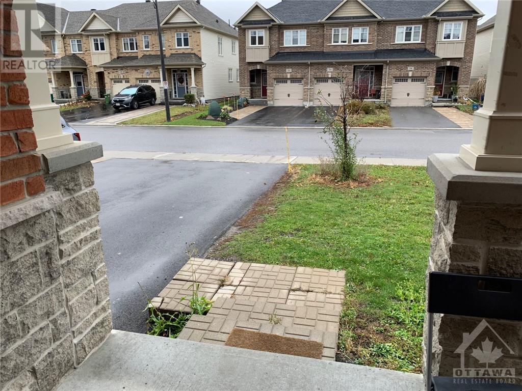 235 Losino Crescent, Ottawa, Ontario  K2V 0E4 - Photo 2 - 1368407