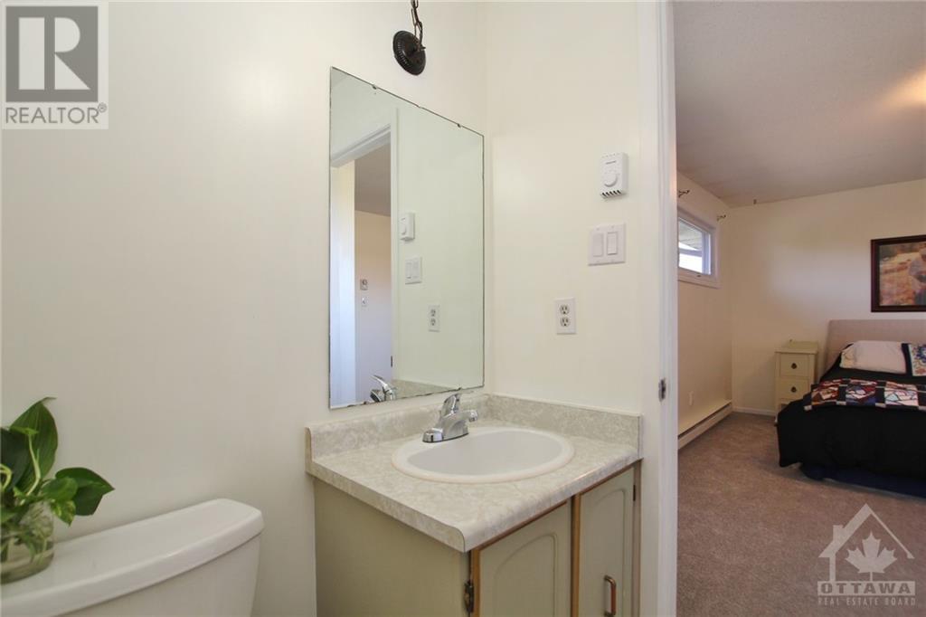 4 Selye Crescent, Ottawa, Ontario  K2K 1C9 - Photo 12 - 1368705