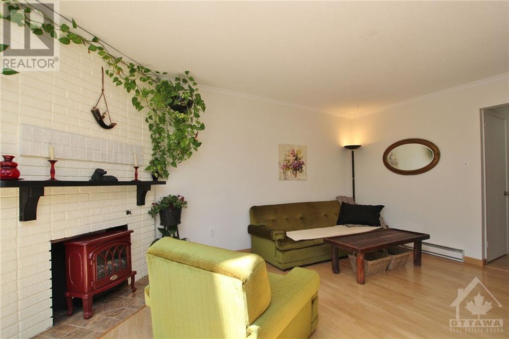 4 Selye Crescent, Ottawa, Ontario  K2K 1C9 - Photo 3 - 1368705