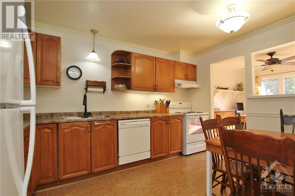 4 Selye Crescent, Ottawa, Ontario  K2K 1C9 - Photo 8 - 1368705