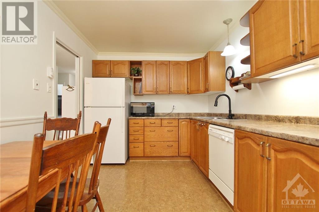 4 Selye Crescent, Ottawa, Ontario  K2K 1C9 - Photo 9 - 1368705