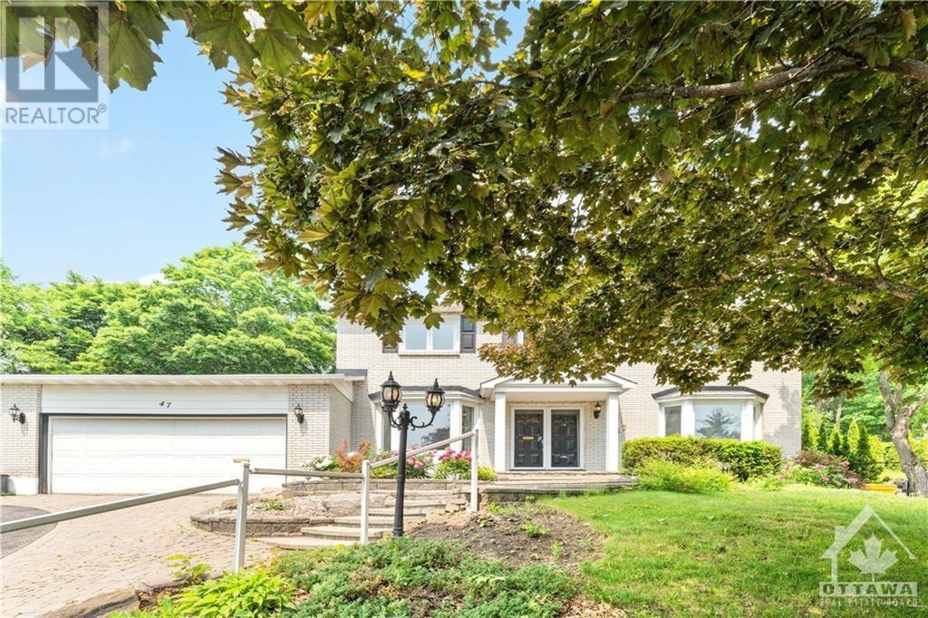 47 AMBERLY PLACE, ottawa, Ontario
