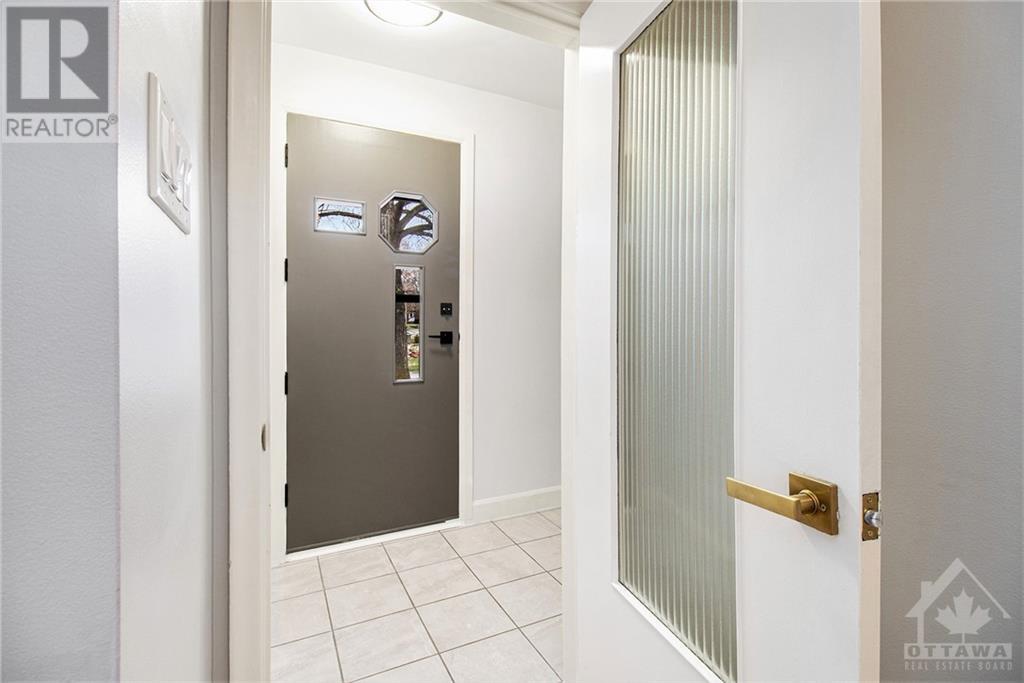 2403 Sudbury Avenue, Ottawa, Ontario  K2C 1L6 - Photo 3 - 1368733