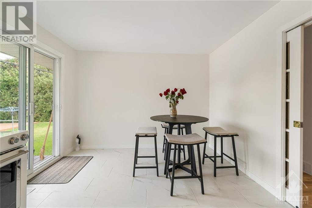 13 Quinpool Crescent, Ottawa, Ontario  K2H 6H9 - Photo 12 - 1368699