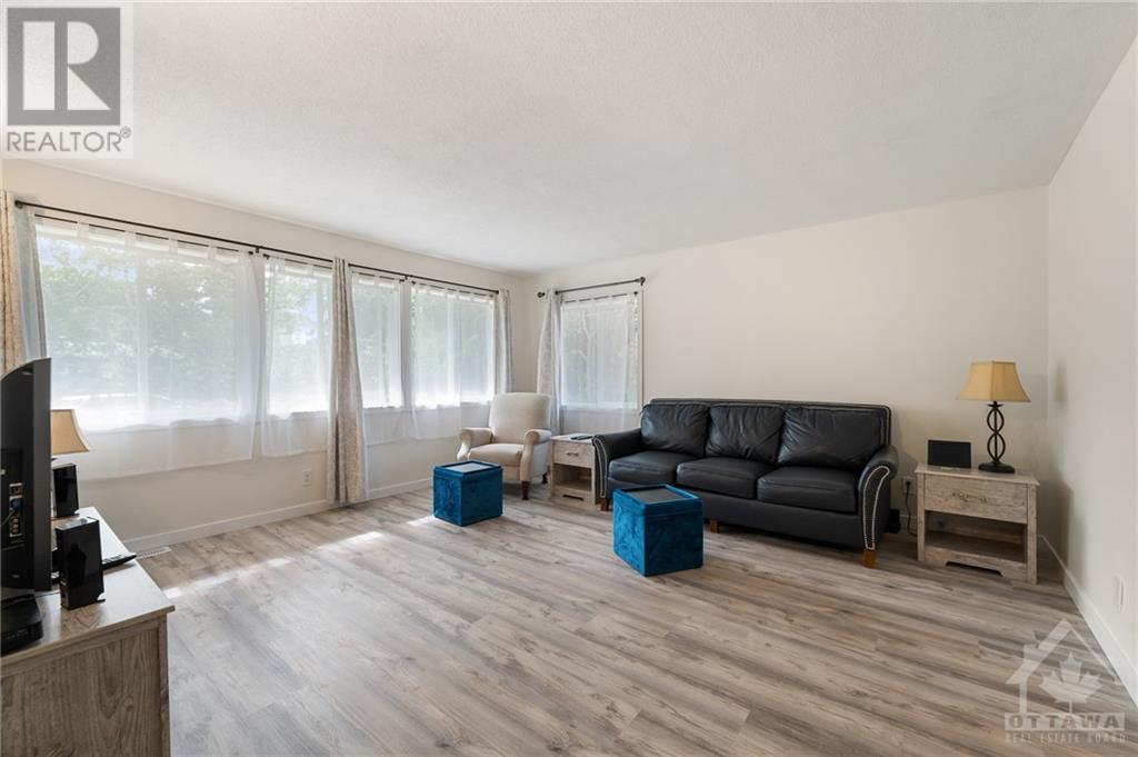13 Quinpool Crescent, Ottawa, Ontario  K2H 6H9 - Photo 4 - 1368699