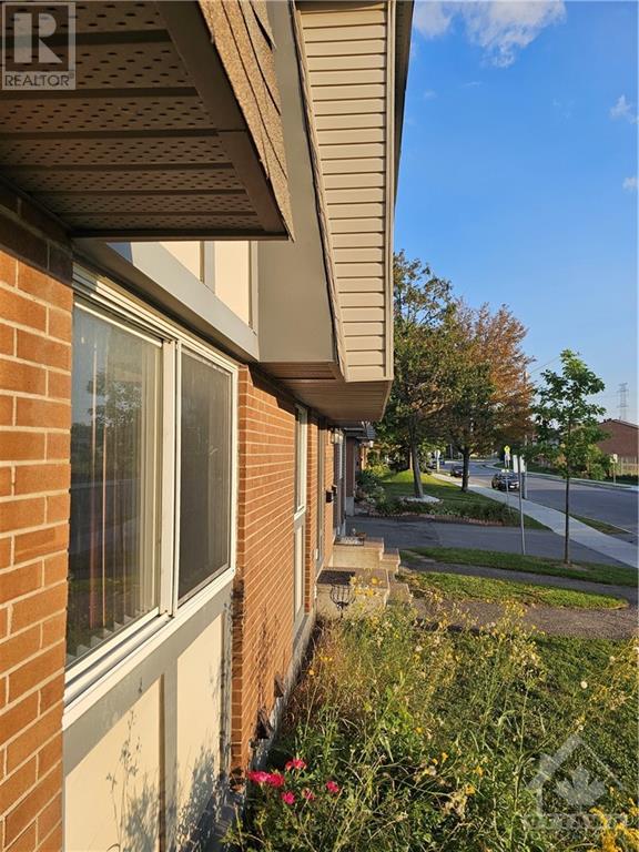 1757 Heatherington Road, Ottawa, Ontario  K1V 8T8 - Photo 2 - 1368864