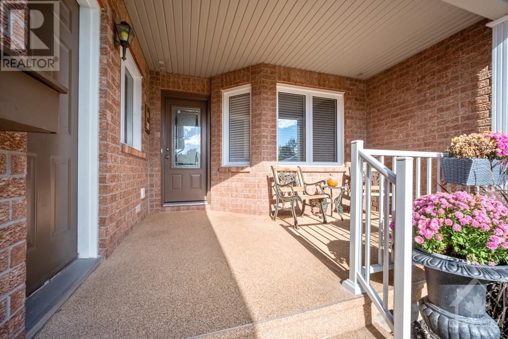 19 Bunting Lane, Kanata, Ontario  K2M 2P7 - Photo 3 - 1369087