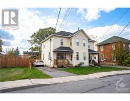 19 SMITHS FALLS AVENUE, smiths falls, Ontario