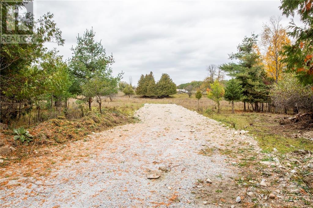 854 Iron Mine Road, Lanark Highlands, Ontario  K0G 1K0 - Photo 2 - 1369393