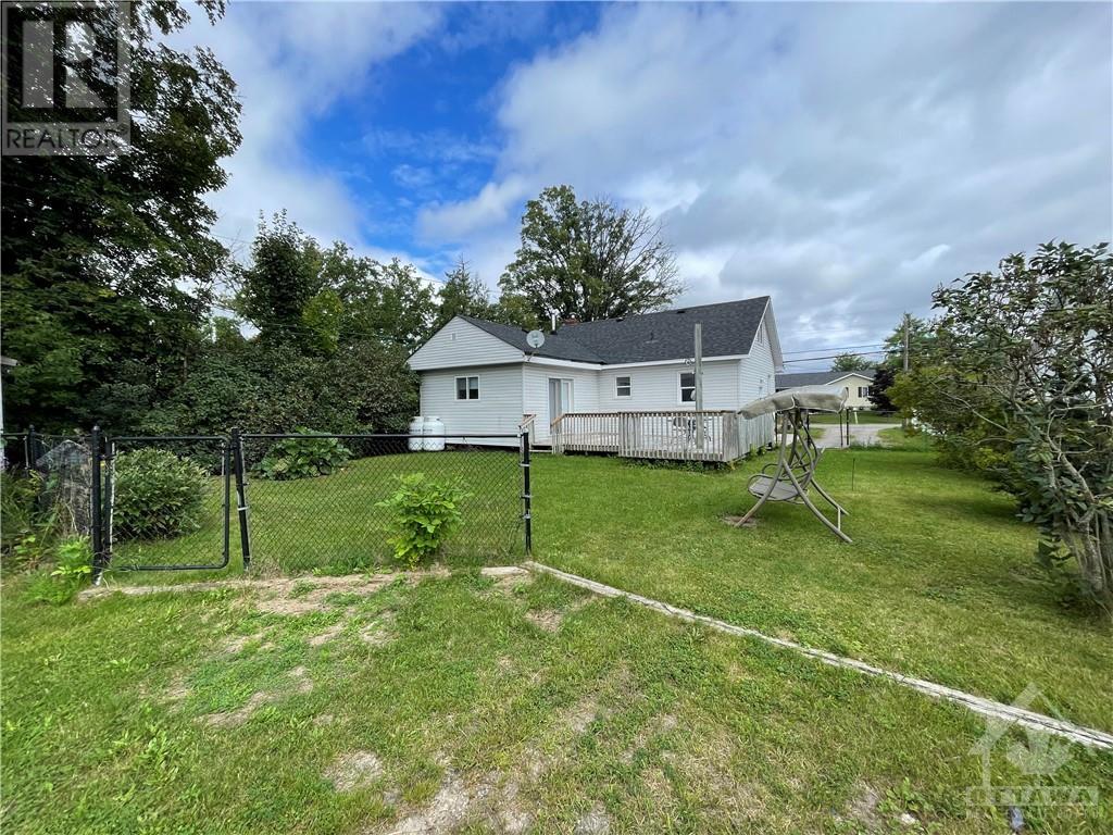 209 Campbell Drive, Arnprior, Ontario  K7S 3G8 - Photo 2 - 1369665