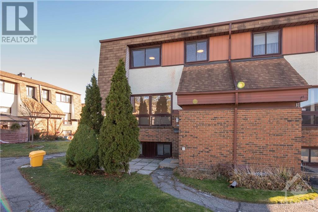 20 Woodvale Green Unit#c, Ottawa, Ontario  K2G 4H2 - Photo 1 - 1369840