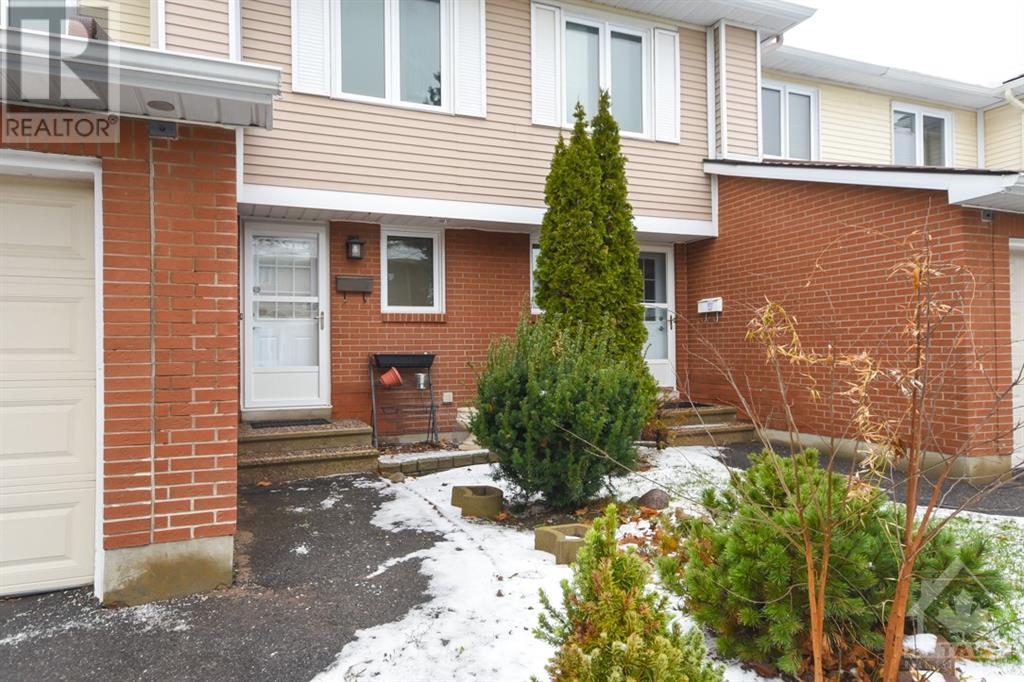 14b Castlebrook Lane, Ottawa, Ontario  K2G 5G4 - Photo 2 - 1369857