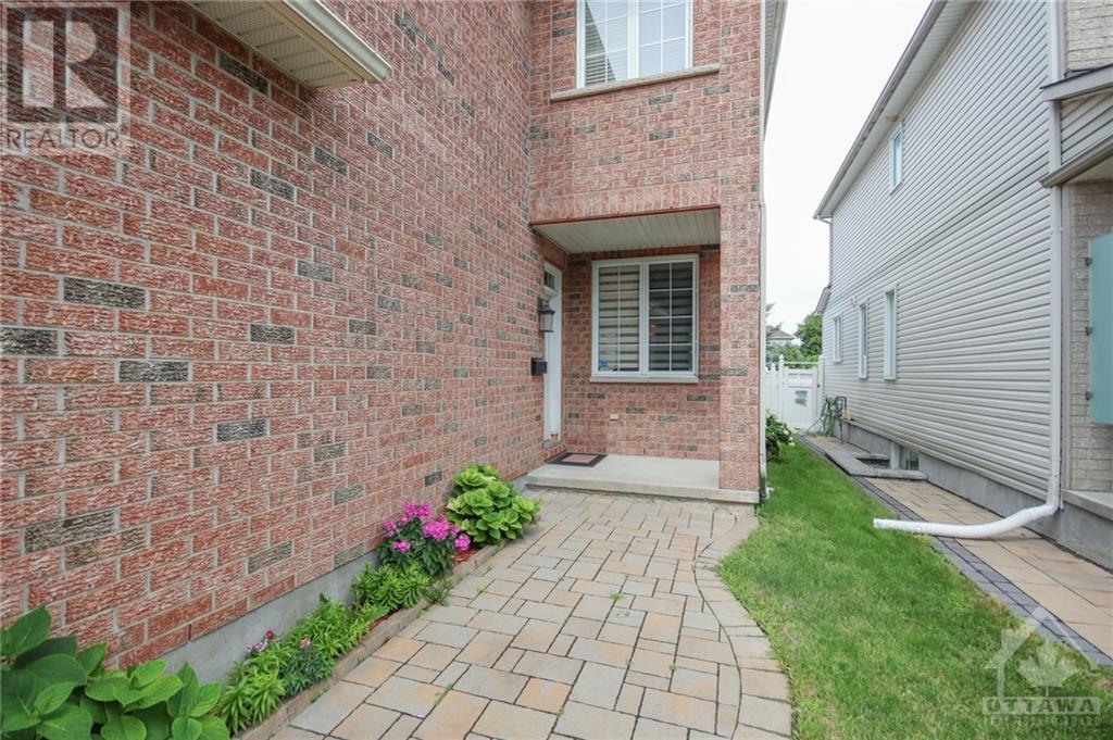 85 Craighall Circle, Ottawa, Ontario  K1T 4B4 - Photo 2 - 1370203