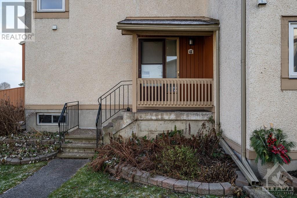 43 Woodfield Drive Unit#c, Ottawa, Ontario  K2G 3Y6 - Photo 4 - 1370117