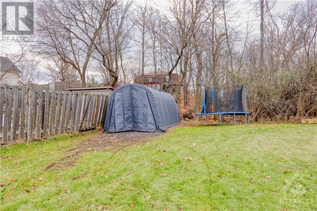 7 Simcoe Street, Newboro, Ontario  K0G 1P0 - Photo 7 - 1370864